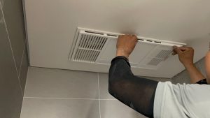 quạt sưởi phòng tắm lắp trần thạch cao