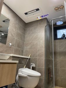 Quạt mát âm trần cho toilet nhỏ lắp trên khu vực đi vệ sinh